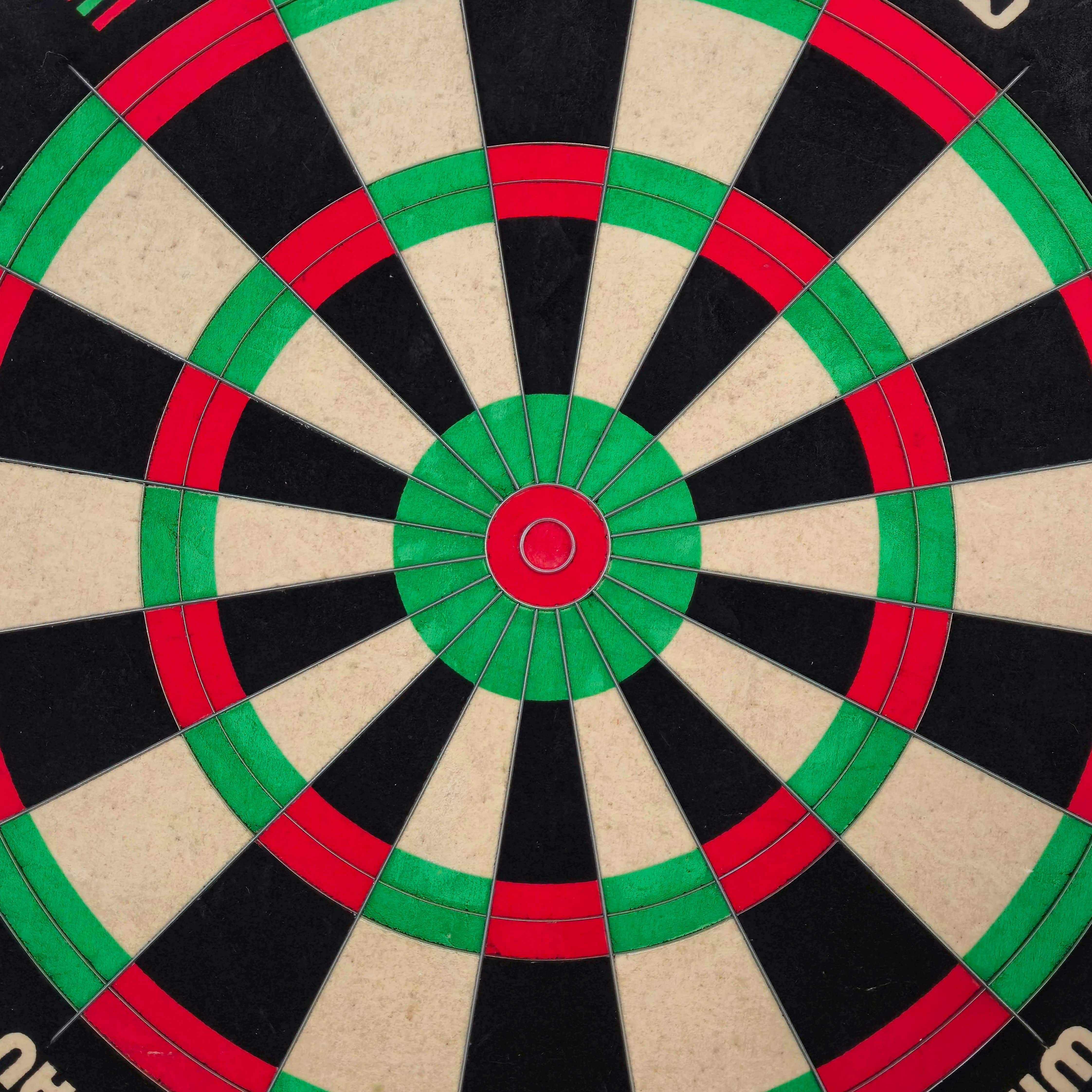 Diana de acero con ecualizador Winmau Dieses Bild stellt das Winmau Equalizer Steeldartboard dar. Das Steeldartboard eignet sich für präzises Dartspielen.