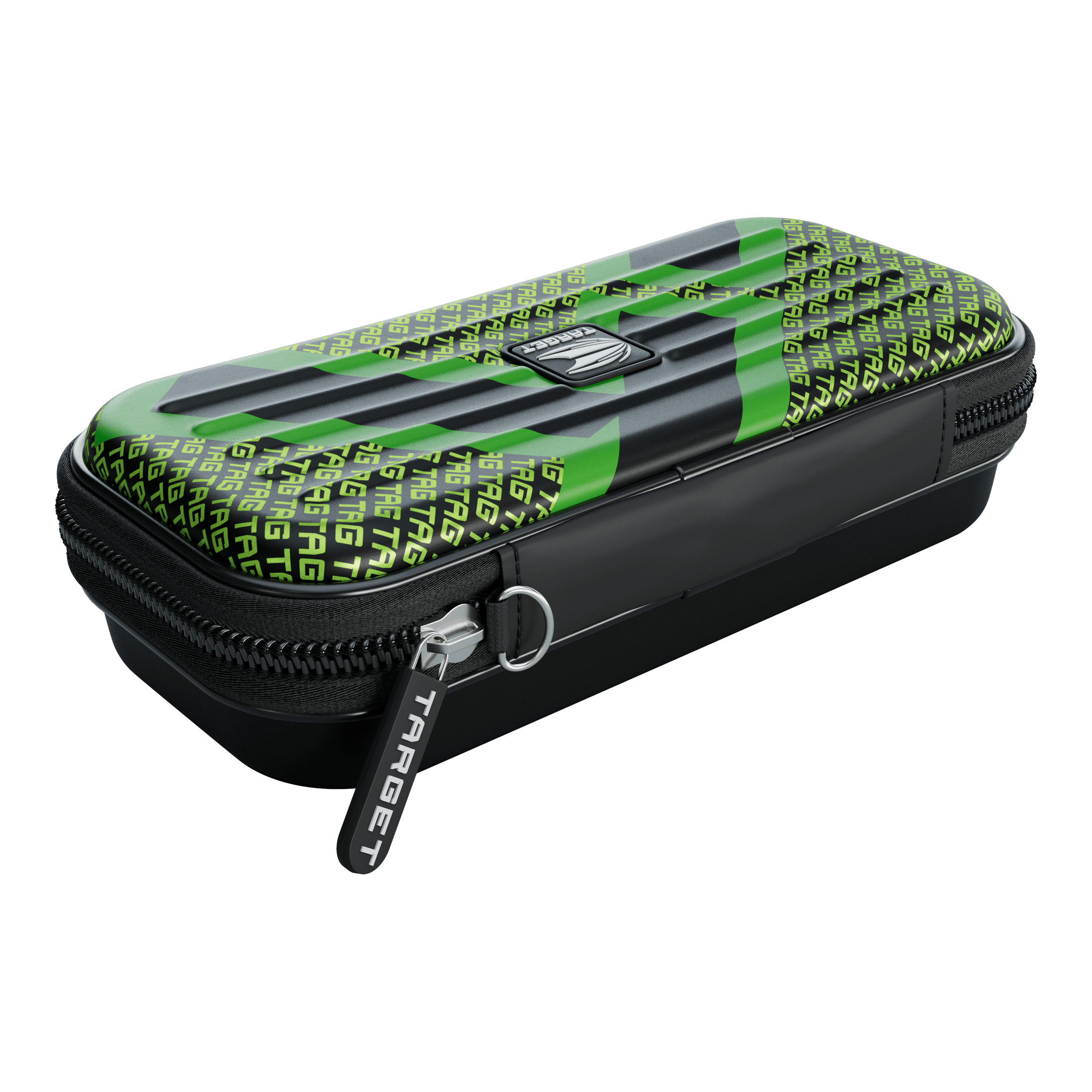 Estuche para dardos Target Takoma TAG Das Bild zeigt ein schwarzes Etui mit einem grünen Muster und dem Wort "TARGET" mehrfach darauf gedruckt. Das Etui besitzt einen Reißverschluss mit einem Anhänger, auf dem ebenfalls "TARGET" steht.