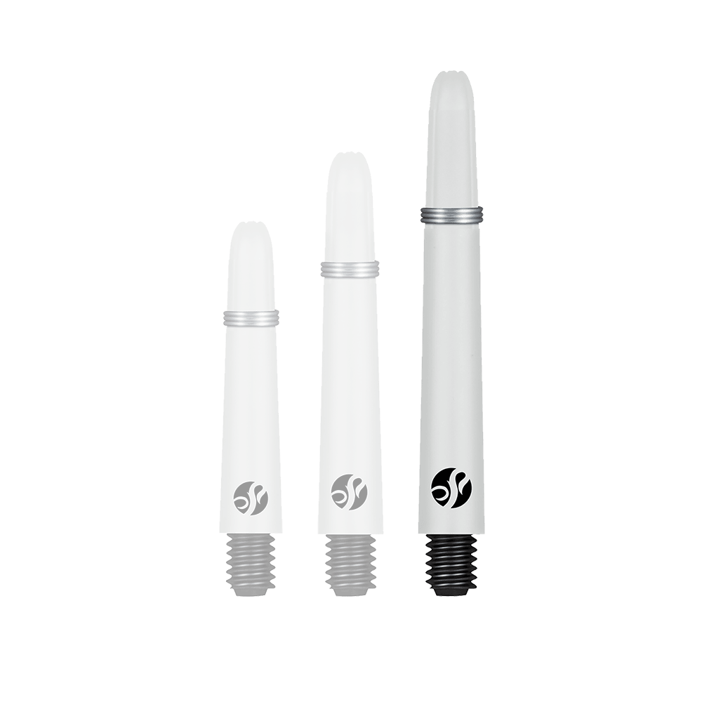 Flechas de carbono Shot Koi - Blancas Das Bild zeigt drei weiße Dartschäfte in unterschiedlichen Längen. Jeder Schaft hat einen schwarzen Schraubgewinde und einen silbernen Ring.
