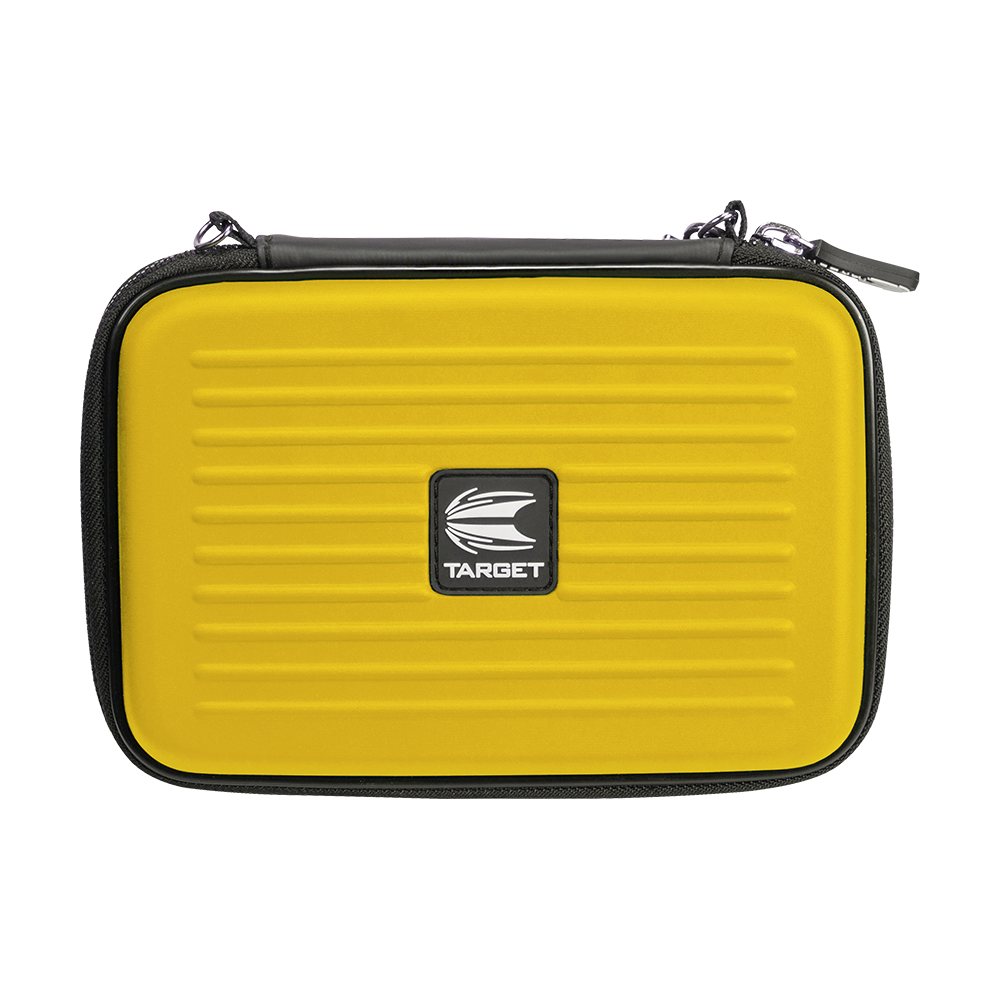 125857_Target_Takoma_XL_Dartwallet_Gelb_1 Das Bild zeigt ein gelbes Dart-Etui mit dem Namen "Target Takoma XL Dartwallet". In der Mitte befindet sich ein schwarzes Logo mit weißem Schriftzug und Motiv.