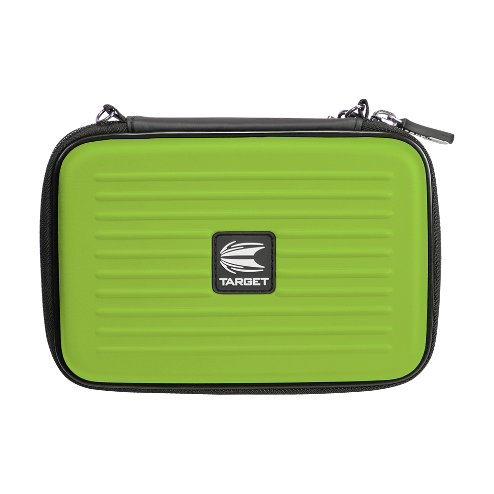 125858_Target_Takoma_XL_Dartwallet_Gr-n_1 Auf dem Bild ist das Produkt "Target Takoma XL Dartwallet" zu sehen. Es handelt sich um ein grünes Etui mit schwarzem Reißverschluss und einem Target-Logo in der Mitte.