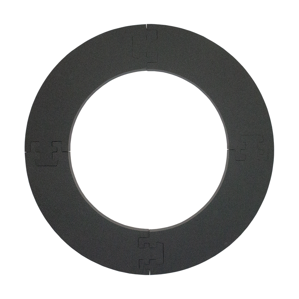 DBS2020_McDart_Catchring_Premium_Made_in_Germany_Edition_2020_2MaiLDTEaJKcJ9 Das Bild zeigt den McDart Catchring Premium - Made in Germany Edition. Es handelt sich um einen schwarzen Schutzring, der um eine Dartscheibe gelegt wird.