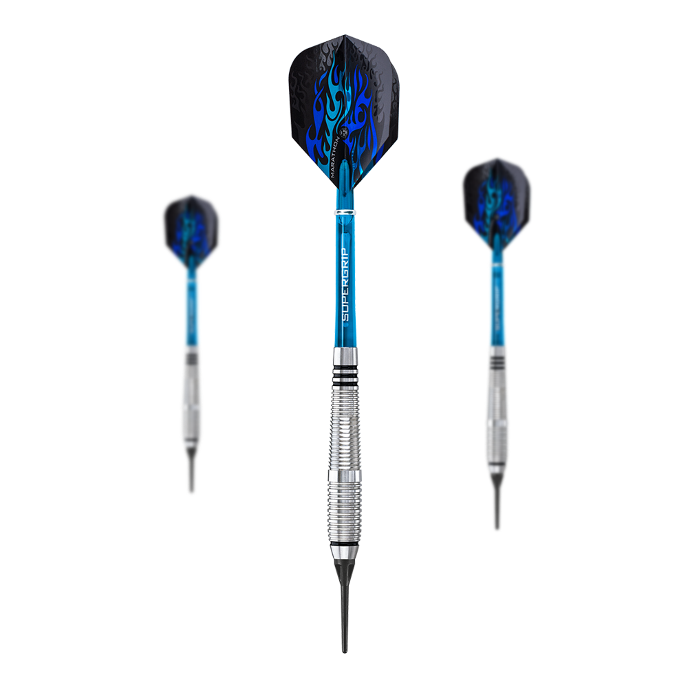 Dardos blandos Harrows Blaze Style A - 18 g Das Bild zeigt drei Softdarts des Produkts "Harrows Blaze Style A Softdarts - 18g". Die Darts haben blaue Schäfte, schwarze Flights mit blauen Flammen und silberne, gerillte Barrels.