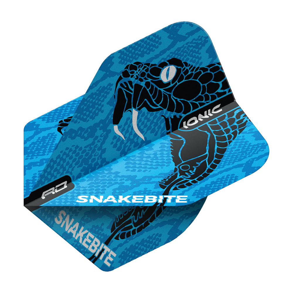 TF6569_Red_Dragon_Hardcore_Ionic_Snakebite_Blue_Head_Standard_Flights_2 Das Bild zeigt ein blaues Dart-Flight mit einem schwarzen Schlangenkopf-Design. Auf dem Flight steht der Schriftzug "SNAKEBITE" in weißer Farbe.