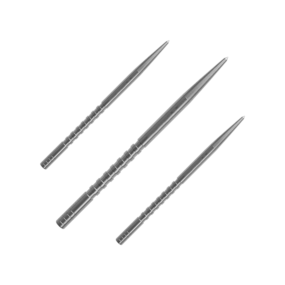 Puntas de dardo Condor Beak Point con corte Das Bild zeigt drei silberne Dartspitzen, die parallel nebeneinander liegen. Die Spitzen sind lang, schmal und haben feine Rillen am unteren Ende.