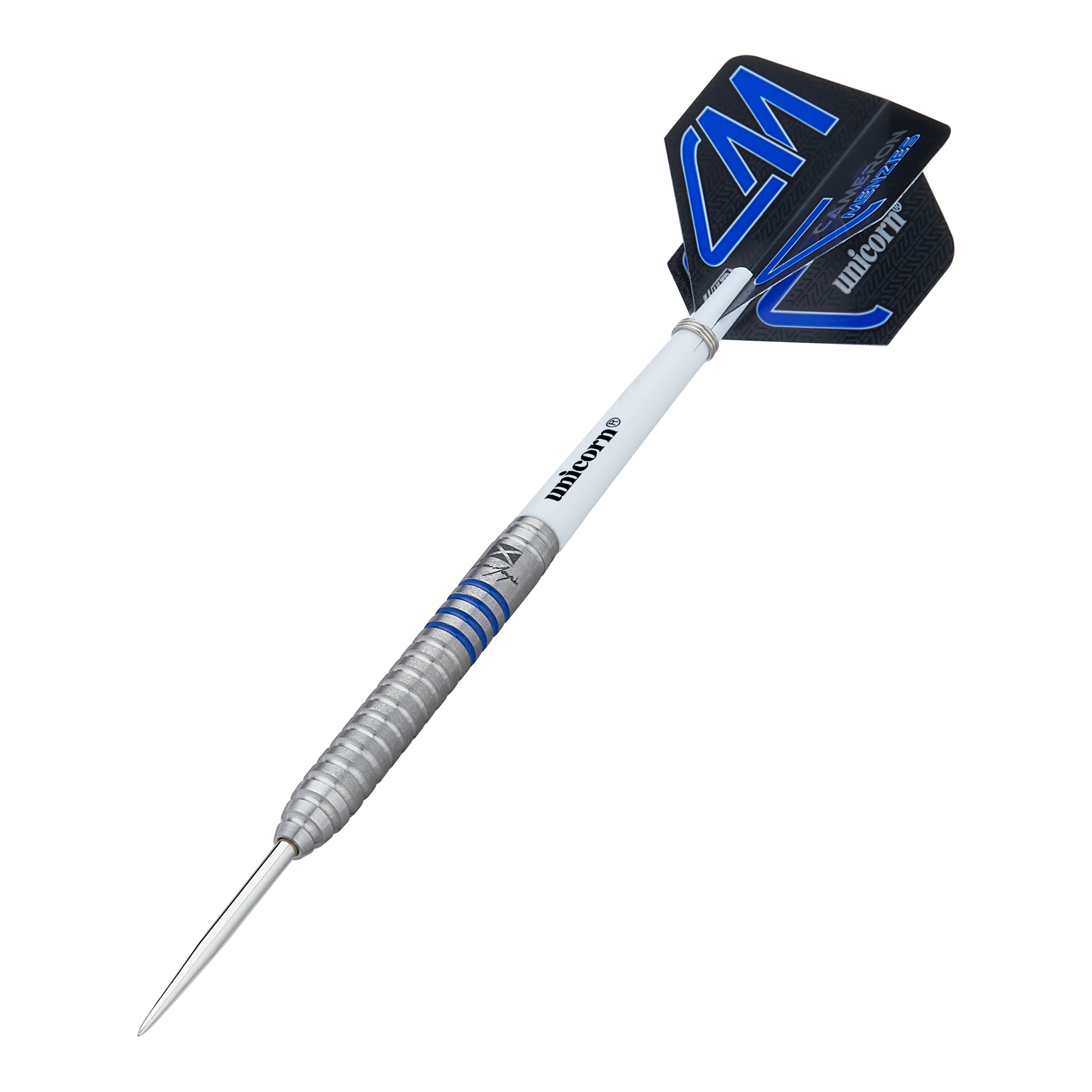 Dardos de acero Unicorn Contender Cameron Menzies - 23 g Auf dem Bild ist ein Steeldart mit silbernem, gerilltem Barrel und blauen Akzenten zu sehen. Das Flight trägt die Aufschrift "Unicorn Contender Camerion Menzies" und das Dart wiegt 23 Gramm.