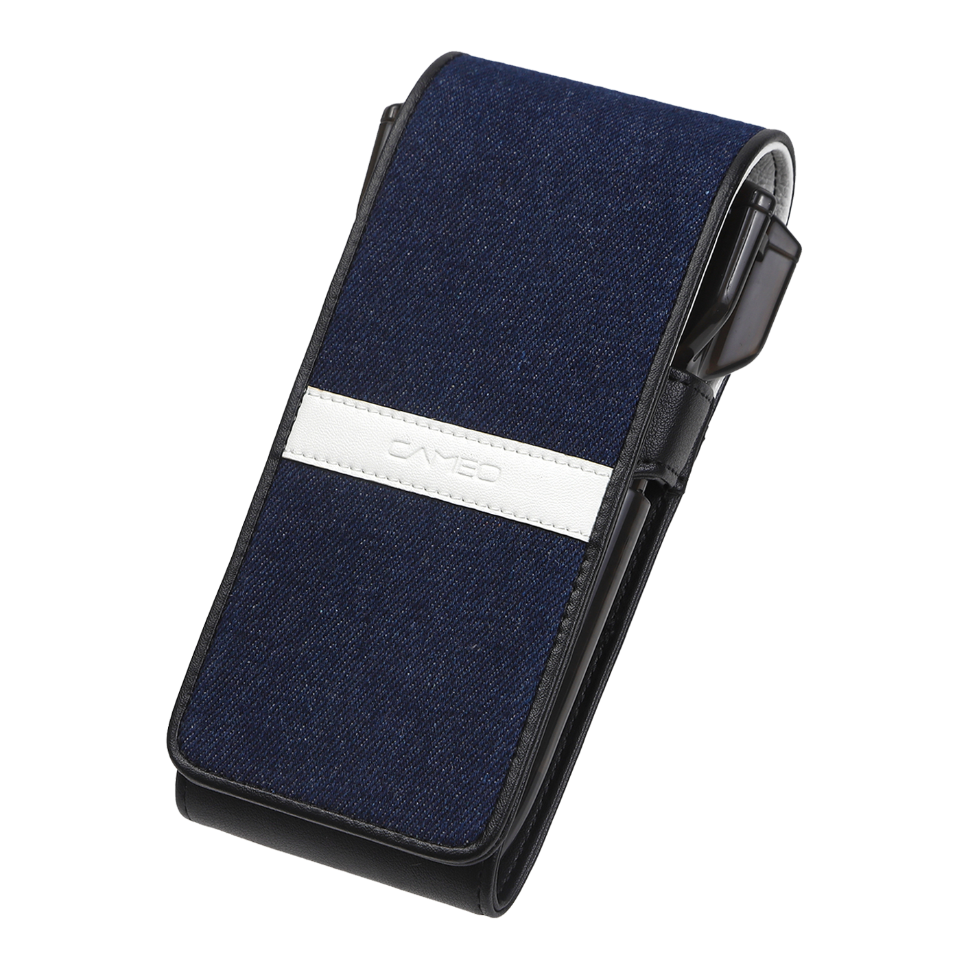 Estuche para dardos de hilo Cameo Auf dem Bild ist ein elegantes Dart-Etui mit dunkelblauer Stoffoberfläche und einem weißen Streifen in der Mitte zu sehen. Das Etui hat eine rechteckige Form und eignet sich ideal zur Aufbewahrung von Darts.
