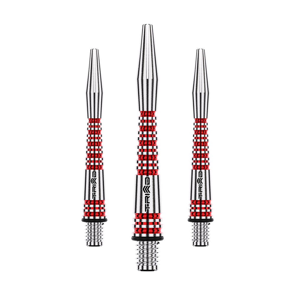 Winmau Triad RX Aluminium Shafts - Rot Das Bild zeigt drei rote und silberne Aluminium-Schäfte für Dartpfeile. Sie sind mit dem Schriftzug "TRIAD" bedruckt und gleichmäßig angeordnet.