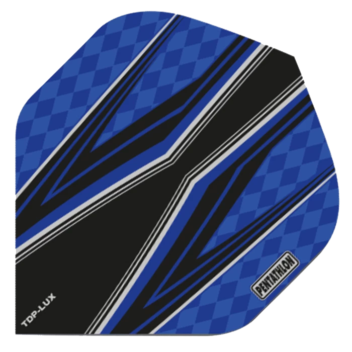P226 Das Bild zeigt ein Dart Flight mit dem Namen "Pentathlon Dark Blue Flights P226". Das Design ist überwiegend dunkelblau mit schwarzen und silbernen Mustern.