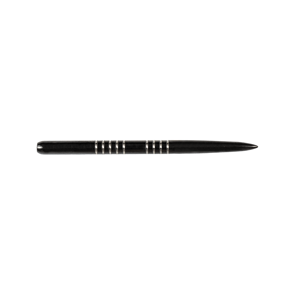 57742_Bulls_GP1_Steeldartspitzen_Schwarz_38mm_2 Das Bild zeigt eine schwarze Steeldartspitze des Modells "Bulls GP1". Die Spitze hat mehrere silberne Rillen für besseren Halt.