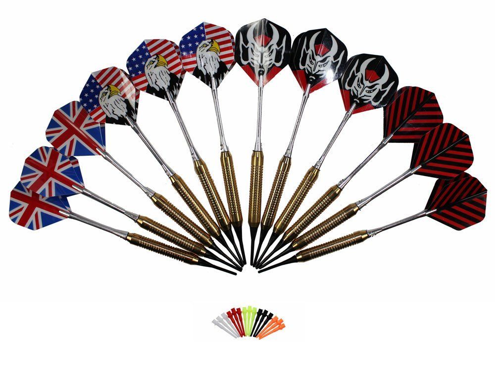 12soft521b226da6eda Das Bild zeigt 12 Softdarts mit verschiedenen Flights im Fächer angeordnet. Darunter liegen 100 bunte Softtip Spitzen als Ersatz.
