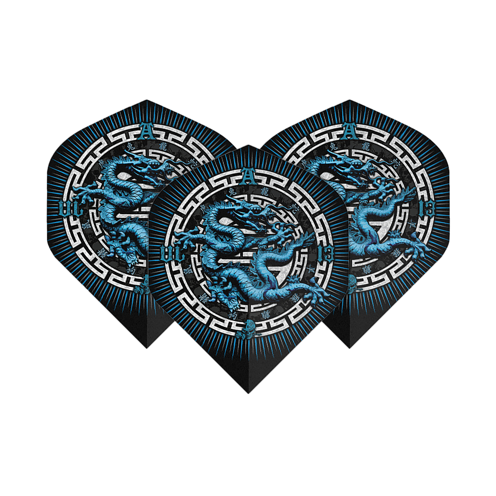 Das Bild zeigt drei Dart-Flights mit einem blauen Drachenmotiv in der Mitte. Die Flights haben ein schwarzes Design mit weißen und blauen Akzenten.