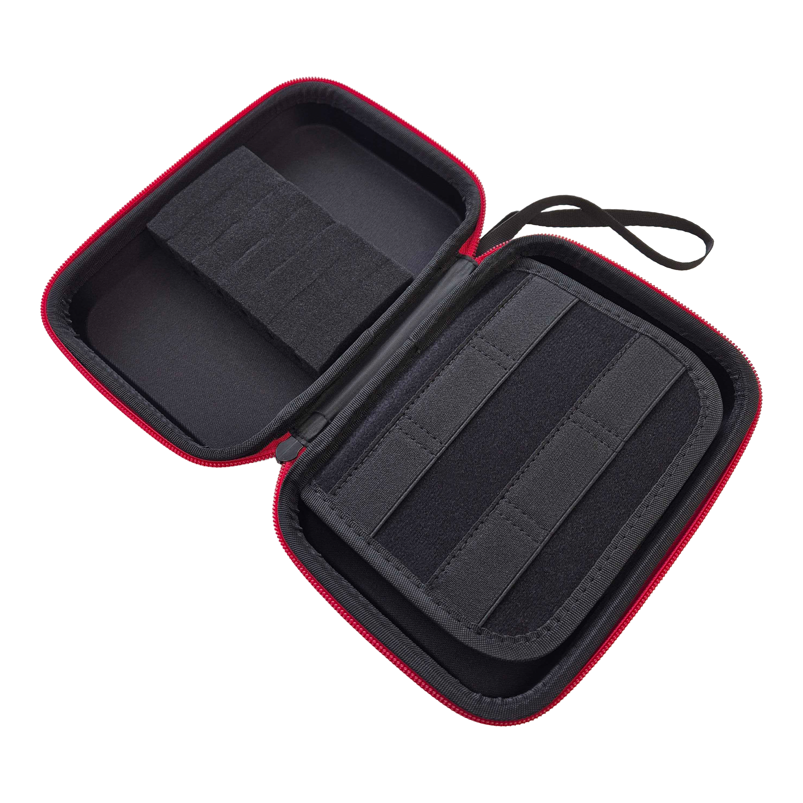 Hier sieht man ein weiteres Bild eines schwarzen Dartcases. Dieses Etui ist zur Aufbewahrung von Dartzubehör geeignet.