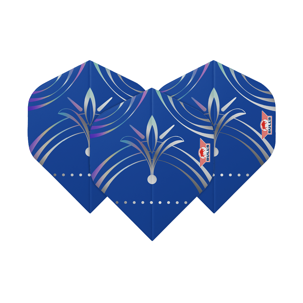 Bulls NL Serie 100 Silvian No2 Vuelos Estándar Das Bild zeigt drei blaue Dart-Flights mit einem silbernen und lilafarbenen Muster. Auf jedem Flight ist das Logo von Bulls zu sehen.