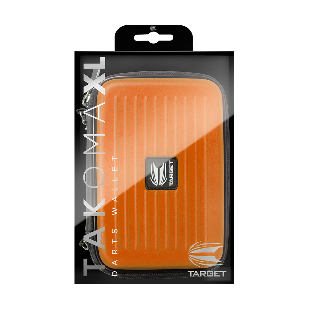125856_Target_Takoma_XL_Dartwallet_Orange_3 Das Bild zeigt eine orangefarbene Darttasche namens "Target Takoma XL Dartwallet" in ihrer Verpackung. Auf der Verpackung sind das Target-Logo und der Produktname gut sichtbar.