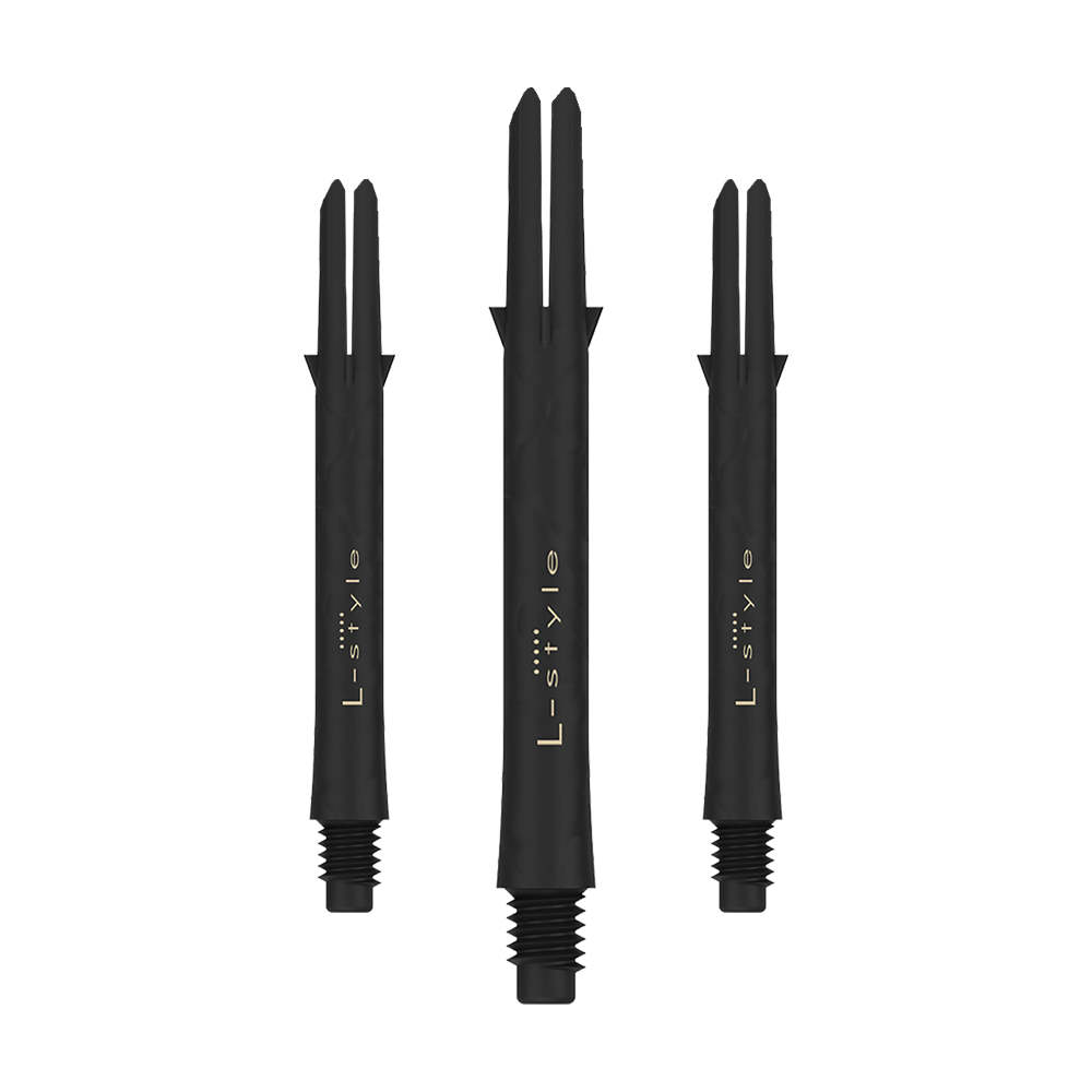 Ejes de carbono estilo L Das Bild zeigt drei schwarze Dartschäfte aus Carbon der Marke L-Style. Die Schäfte sind ohne Kappen und jeweils mit dem Schriftzug "L-style" versehen.