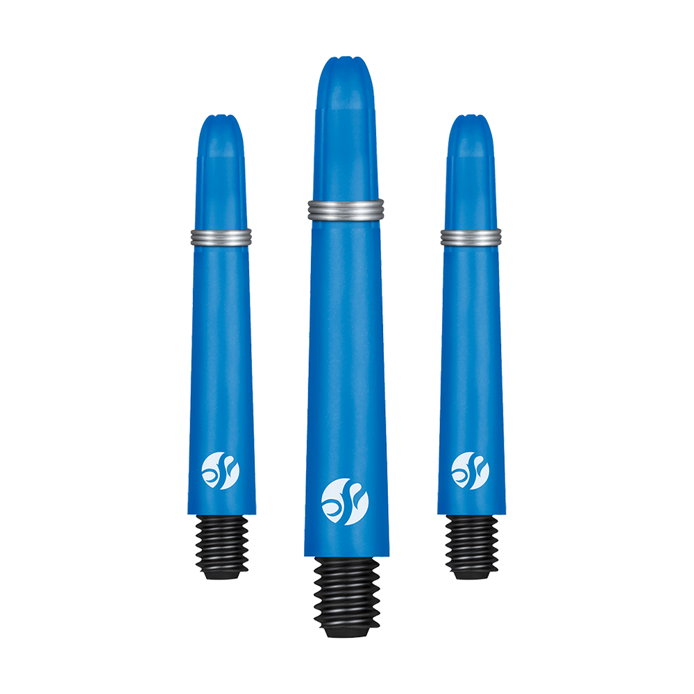 Flechas de carbono Shot Koi - Azul Auf dem Bild sind drei blaue Dartschäfte in unterschiedlicher Länge zu sehen. Sie bestehen aus Carbon und haben schwarze Gewinde sowie silberne Ringe.