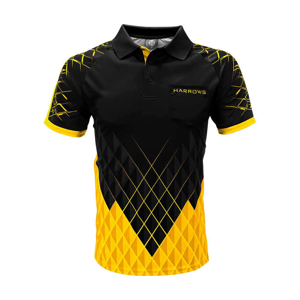 HRS-26517_Harrows_Paragon_Dartshirt_Gelb_1 Das Bild zeigt das Harrows Paragon Dartshirt in Gelb. Das Shirt hat ein auffälliges schwarz-gelbes Muster mit geometrischen Linien und dem Harrows-Logo auf der Brust.