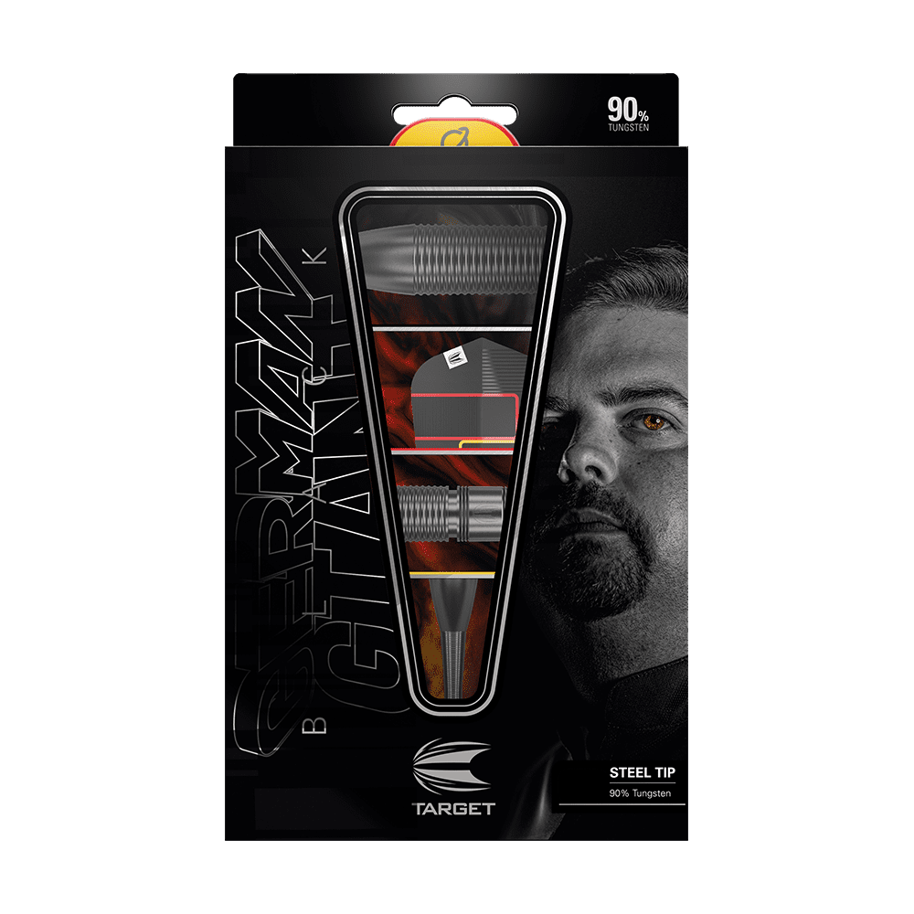 190227_Target_Gabriel_Clemens_Black_Edition_Steeldarts_3 Auf dem Bild ist eine Verpackung für Steeldarts der Marke Target zu sehen. Die Packung zeigt einen Dartpfeil und das Gesicht eines Mannes im Hintergrund.