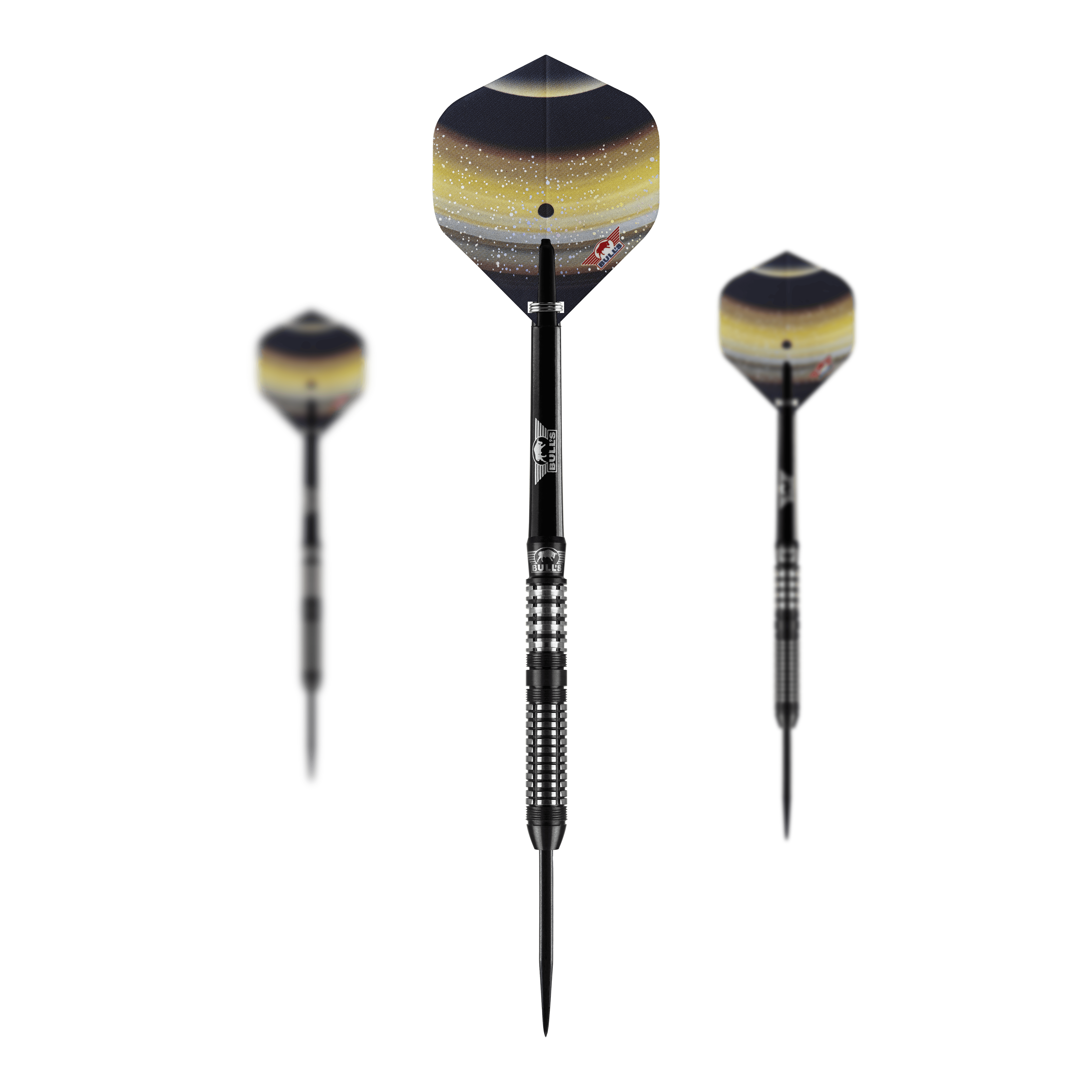 Dardos de acero Bulls NL Luna Neoma Das Bild zeigt drei Steeldarts des Modells "Bulls NL Luna Neoma". Die Flights der Darts haben ein dunkles, galaktisches Design mit gelben und weißen Akzenten.