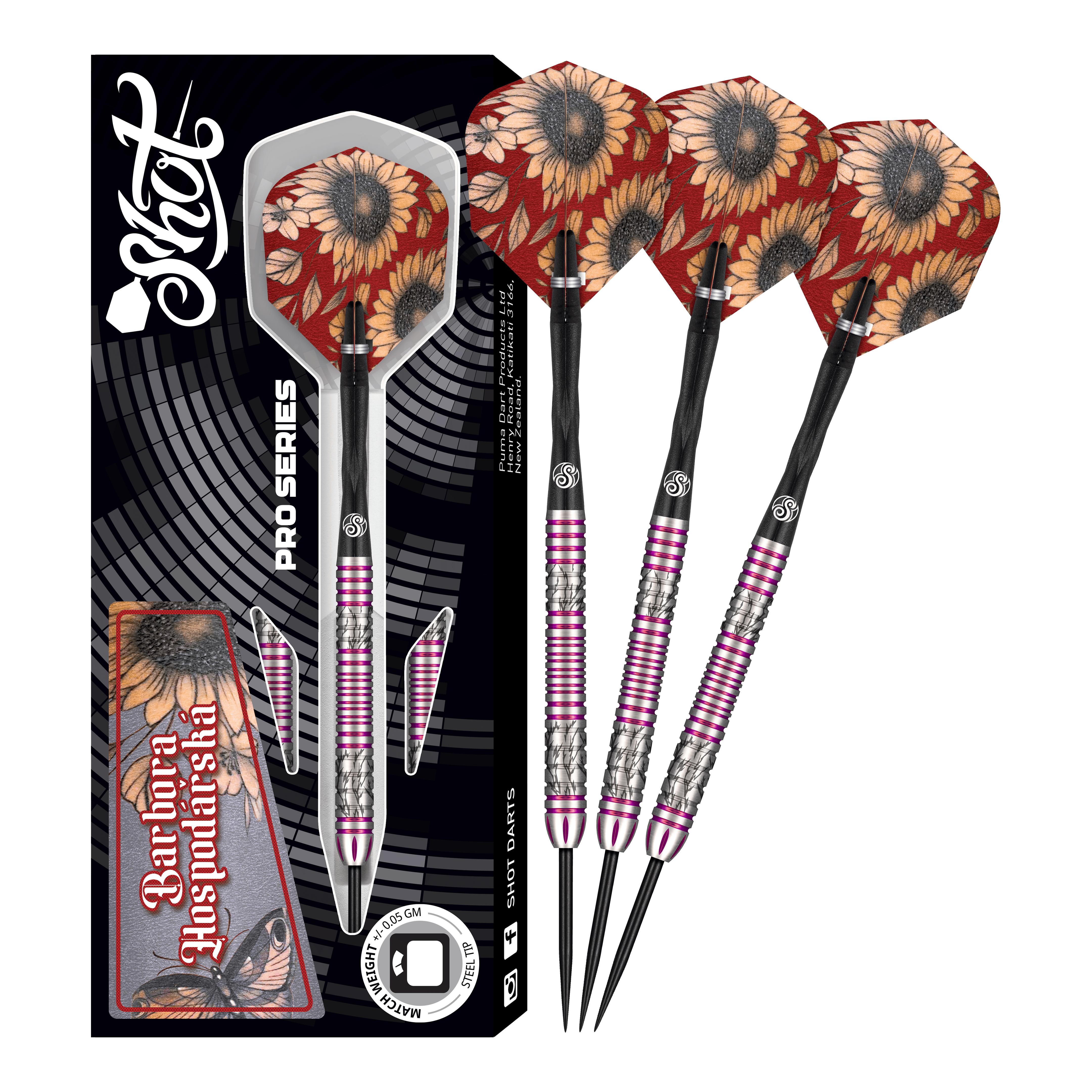 Shot Pro Series Barbora Hospodarska 2 Dardos de acero - 23g Das Bild zeigt das Produkt "Shot Pro Series Barora Hospodarska Steeldarts - 23g" mit drei Steeldarts und einer Verpackung. Die Flights der Darts sind mit Sonnenblumenmotiven verziert.