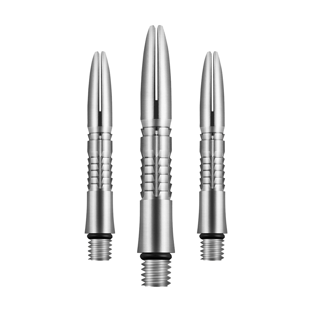 Flechas de titanio Shot Mako Auf dem Bild sind drei silberne Dartschäfte aus Titan zu sehen. Sie haben ein gerilltes Design und ein Schraubgewinde am unteren Ende.