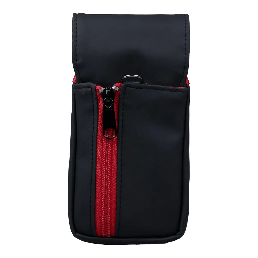 Estuche blando Bulls NL Spacecase negro-rojo Gezeigt wird das Bulls NL Spacecase Softcase Schwarz-Rot. Das Etui ist für Darts und Zubehör konzipiert.
