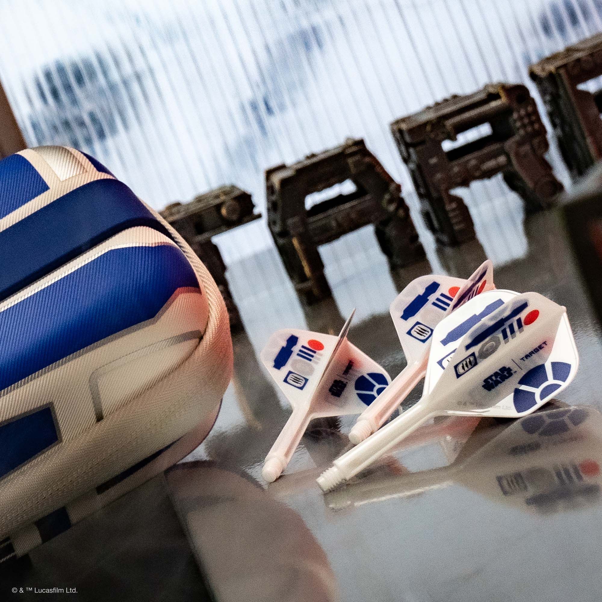 Vuelos Target Star Wars K-Flex R2D2 No6 Abgebildet sind die Target Star Wars K-Flex R2D2 No6 Flights. Diese Flights sind im Stil von R2D2 aus Star Wars gestaltet.