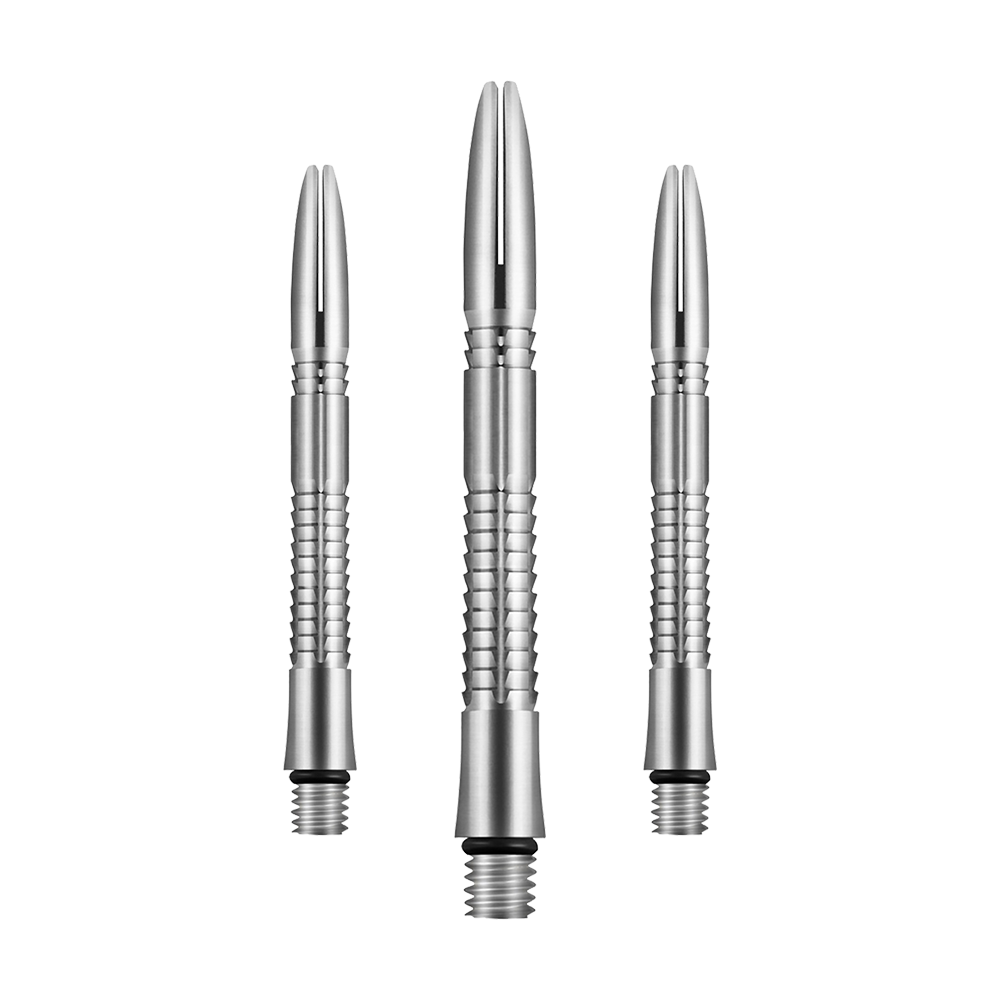 Flechas de titanio Shot Mako Das Bild zeigt drei silberne Dartschäfte aus Titan, die nebeneinander angeordnet sind. Sie haben eine geriffelte Oberfläche und sind am unteren Ende mit einem Gewinde versehen.