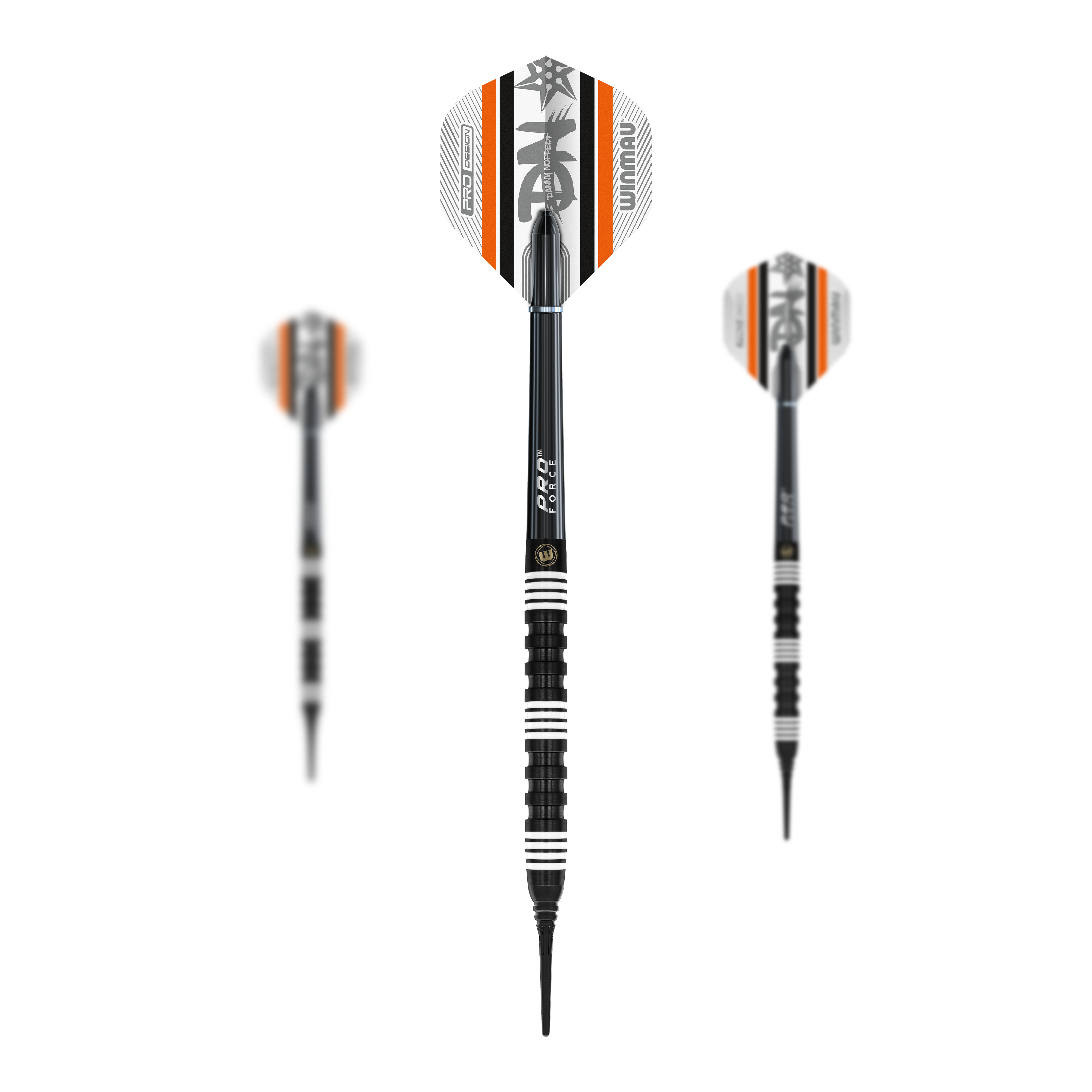 Dardos blandos Winmau Danny Noppert 85 Pro-Series - 20g Das Bild zeigt drei Winmau Danny Noppert 85 Pro-Series Softdarts mit einem Gewicht von 20g. Die Darts sind schwarz mit weißen und orangefarbenen Akzenten.