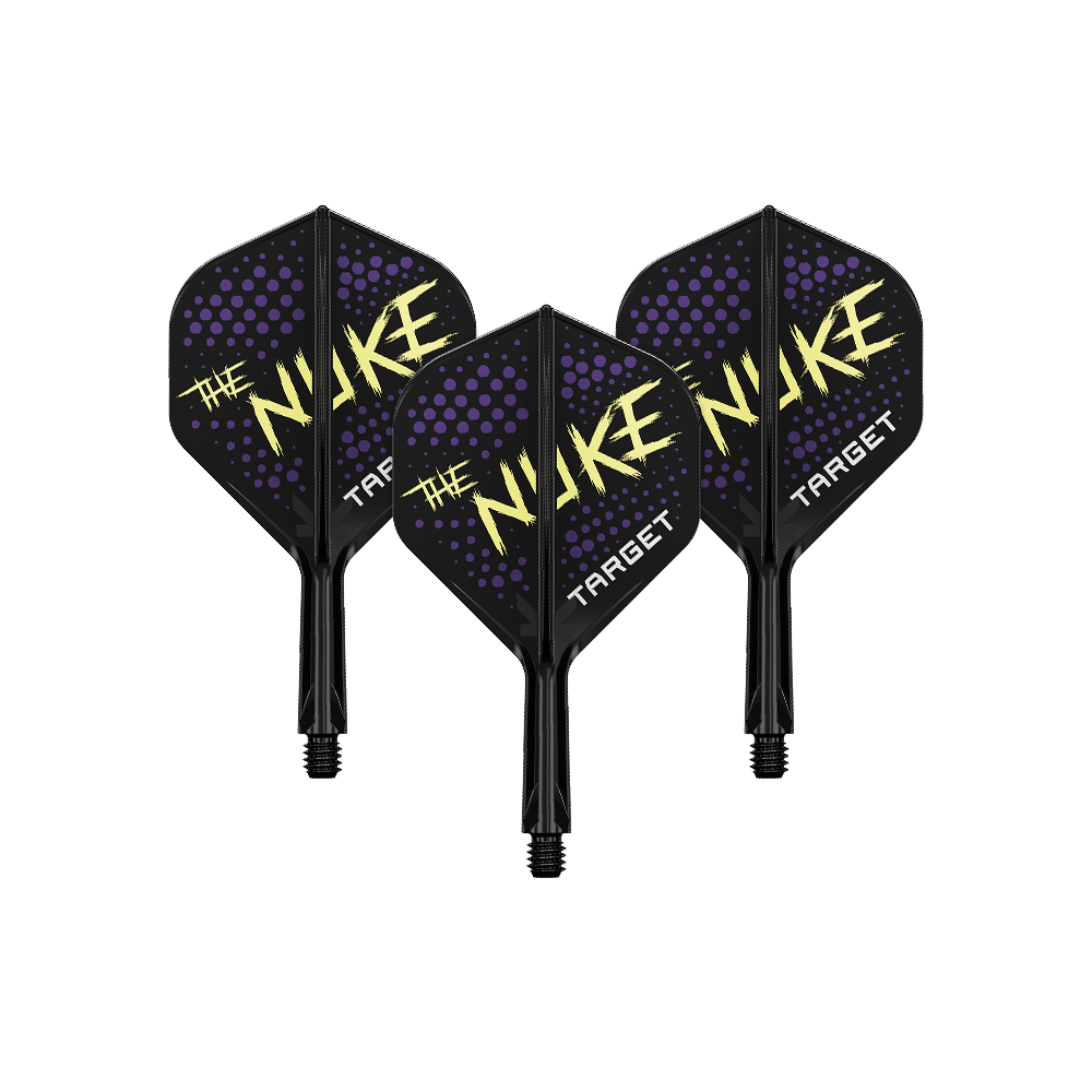 Sistema de vuelo estándar Target K-Flex Luke Littler Black No2 Auf dem Bild sind drei Dart-Flights in Schwarz mit lilafarbenen Punkten und gelber Aufschrift "The Nuke" zu sehen. Unten steht der Schriftzug "Target" auf jedem Flight.