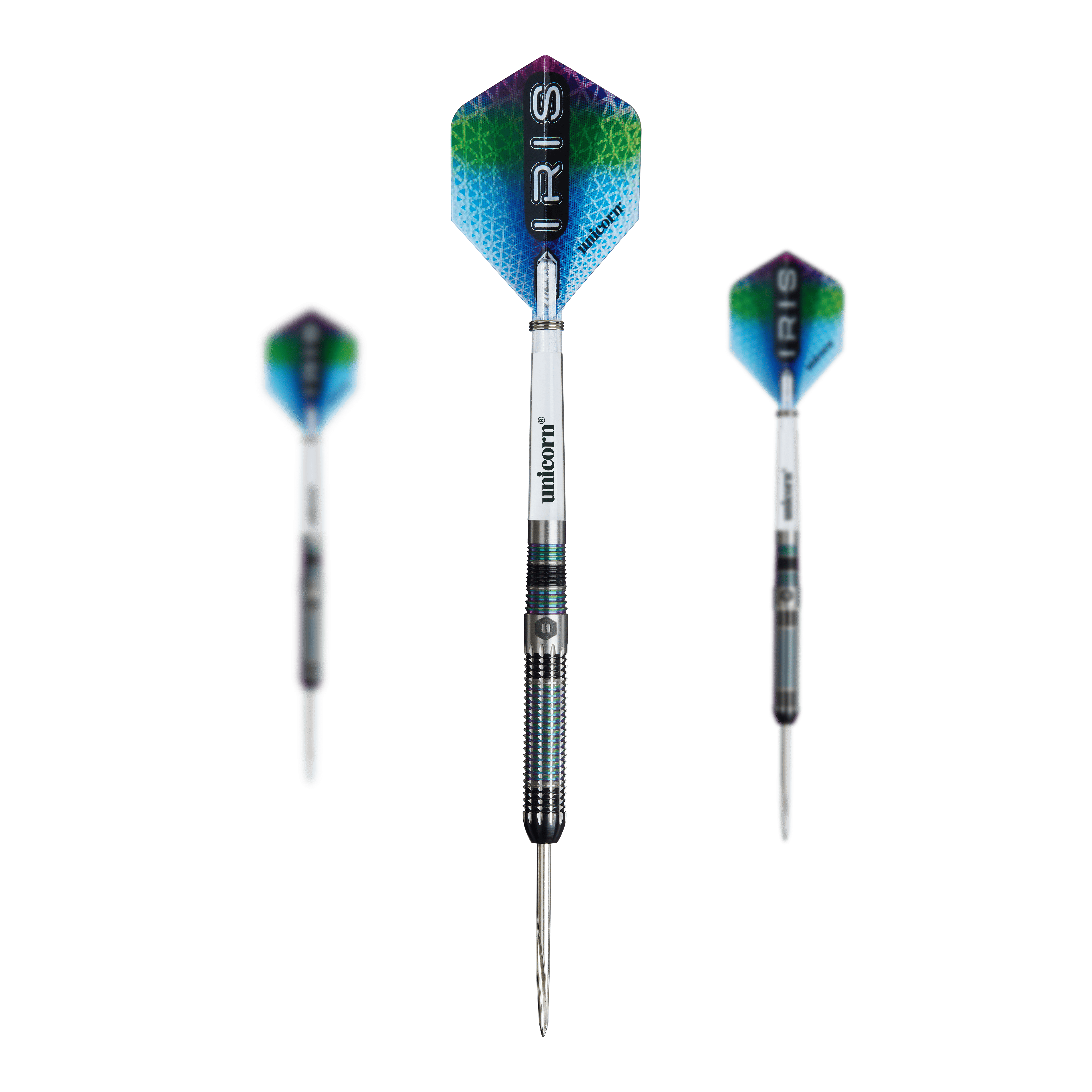 Dardos de acero Unicorn Iris Das Bild zeigt drei Unicorn Iris Steeldarts mit bunten Flights und silbernen Spitzen. Die Darts sind in verschiedenen Perspektiven angeordnet, mit einem Dart im Vordergrund und zwei im Hintergrund.