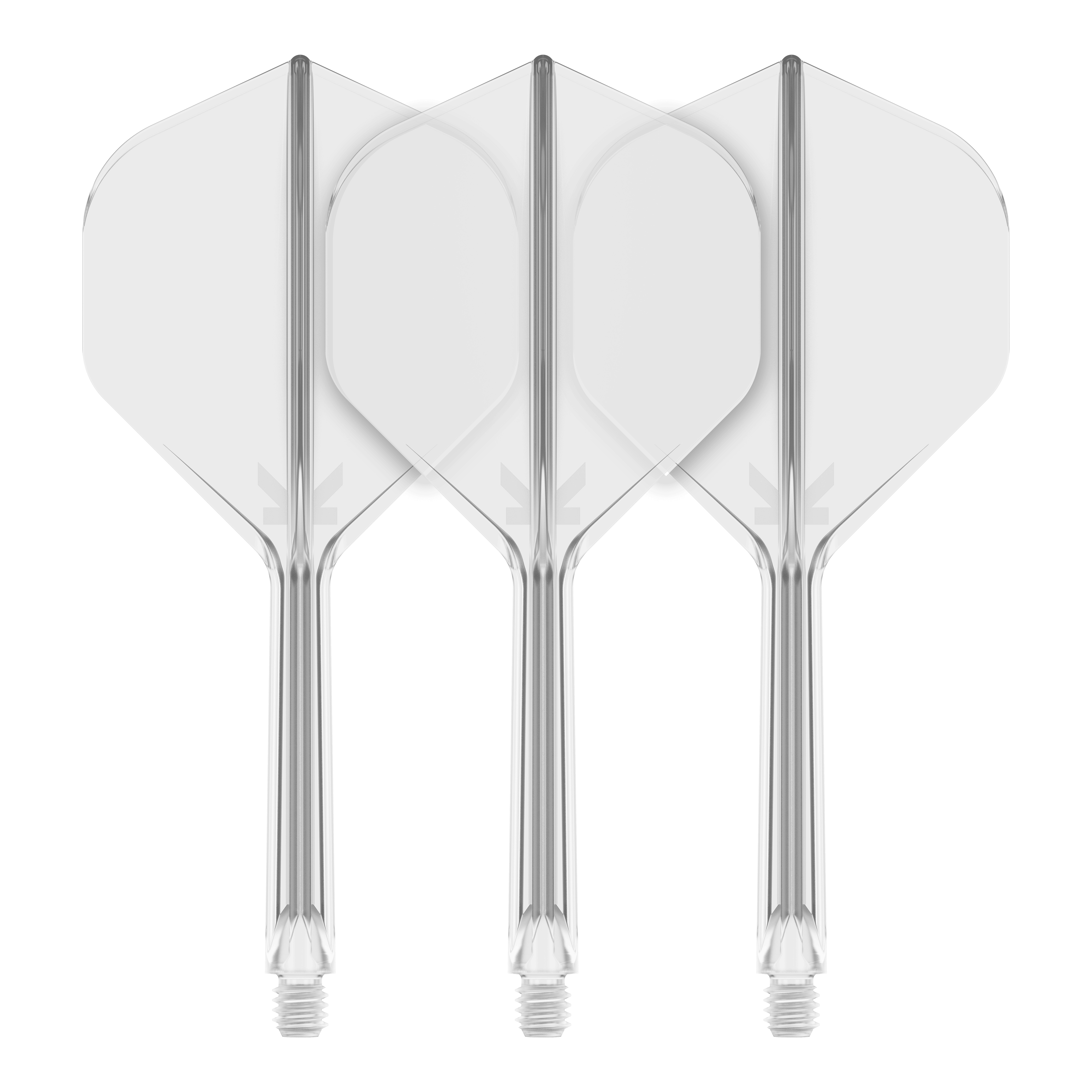 Sistema de vuelo estándar Target K-Flex No2 - Transparente Das Bild zeigt drei durchsichtige Dartflights mit passenden Schäften. Sie sind nebeneinander auf einem schwarzen Hintergrund angeordnet.