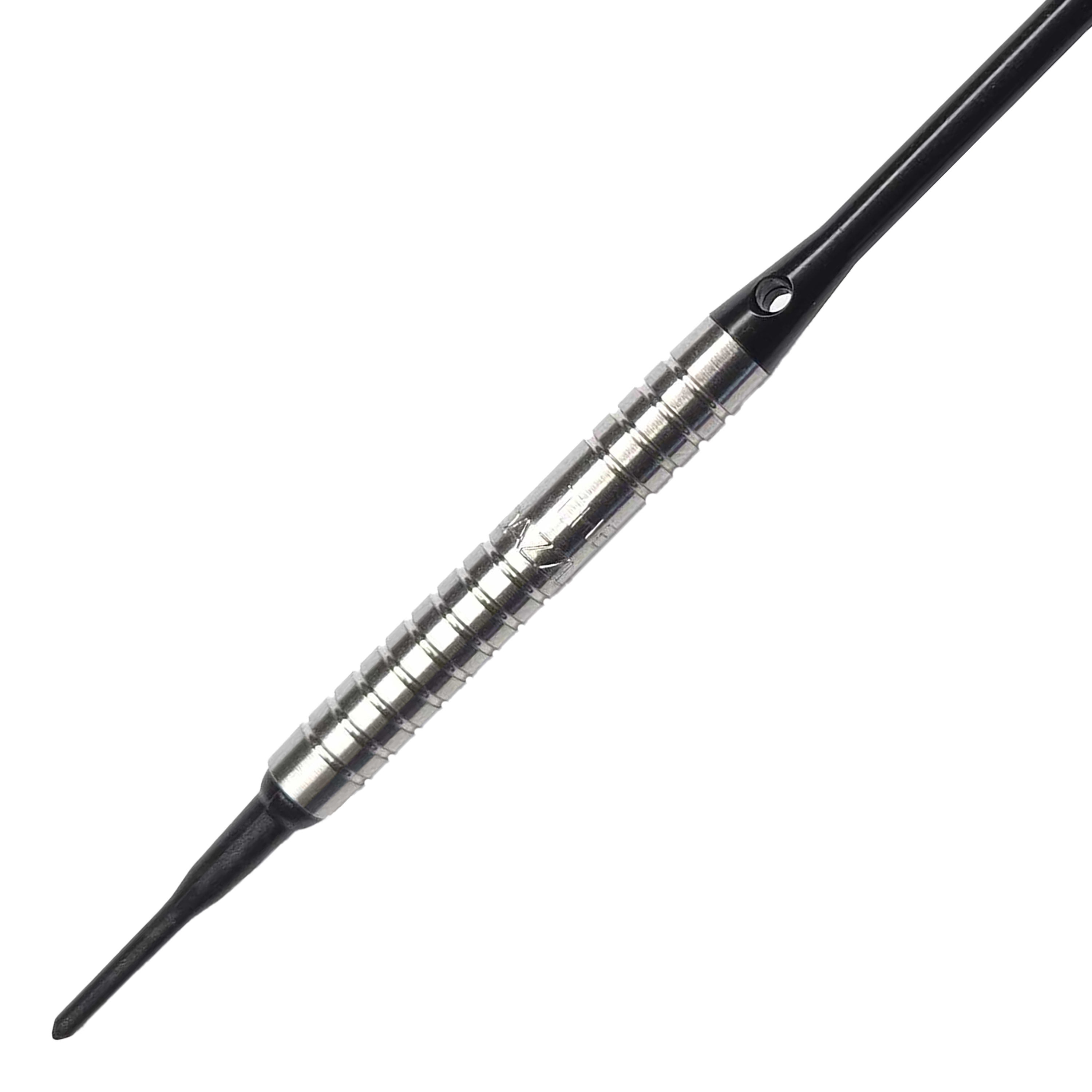 Dardos blandos McDart 85 Tungsteno V15 - 16,5 g Das Bild zeigt einen McDart 85er Tungsten V15 Softdart mit einem Gewicht von 16,5g. Der Dart hat eine silberne, geriffelte Barrel und schwarze Spitzen sowie Schaft.