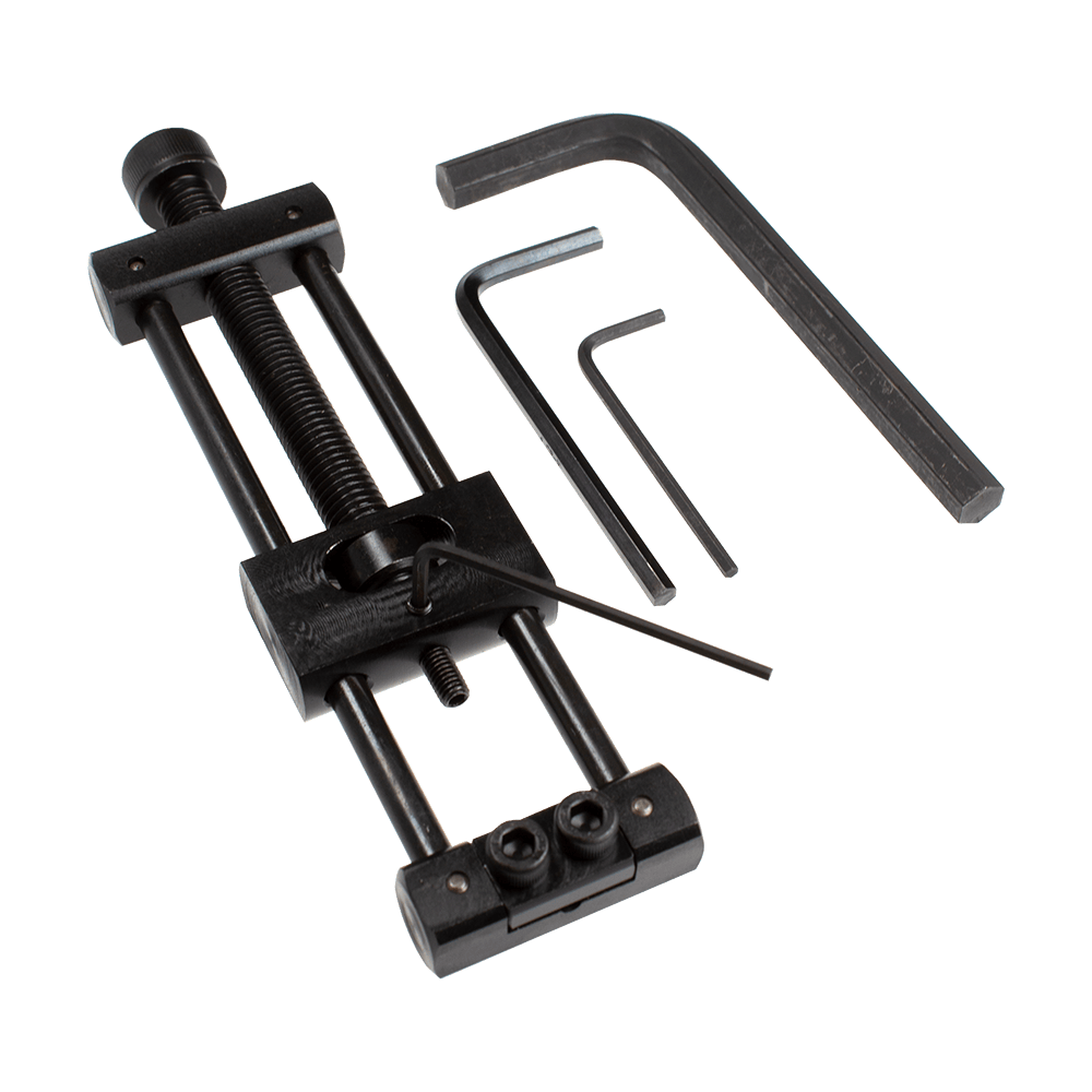 Designa Dart Repointer Black Pro Edition - Cambiador de puntas Dieses Bild zeigt den Designa Dart Repointer Black Pro Edition - Spitzenwechsler. Es handelt sich um ein Werkzeug zum Austausch von Dartspitzen in schwarzem Design.