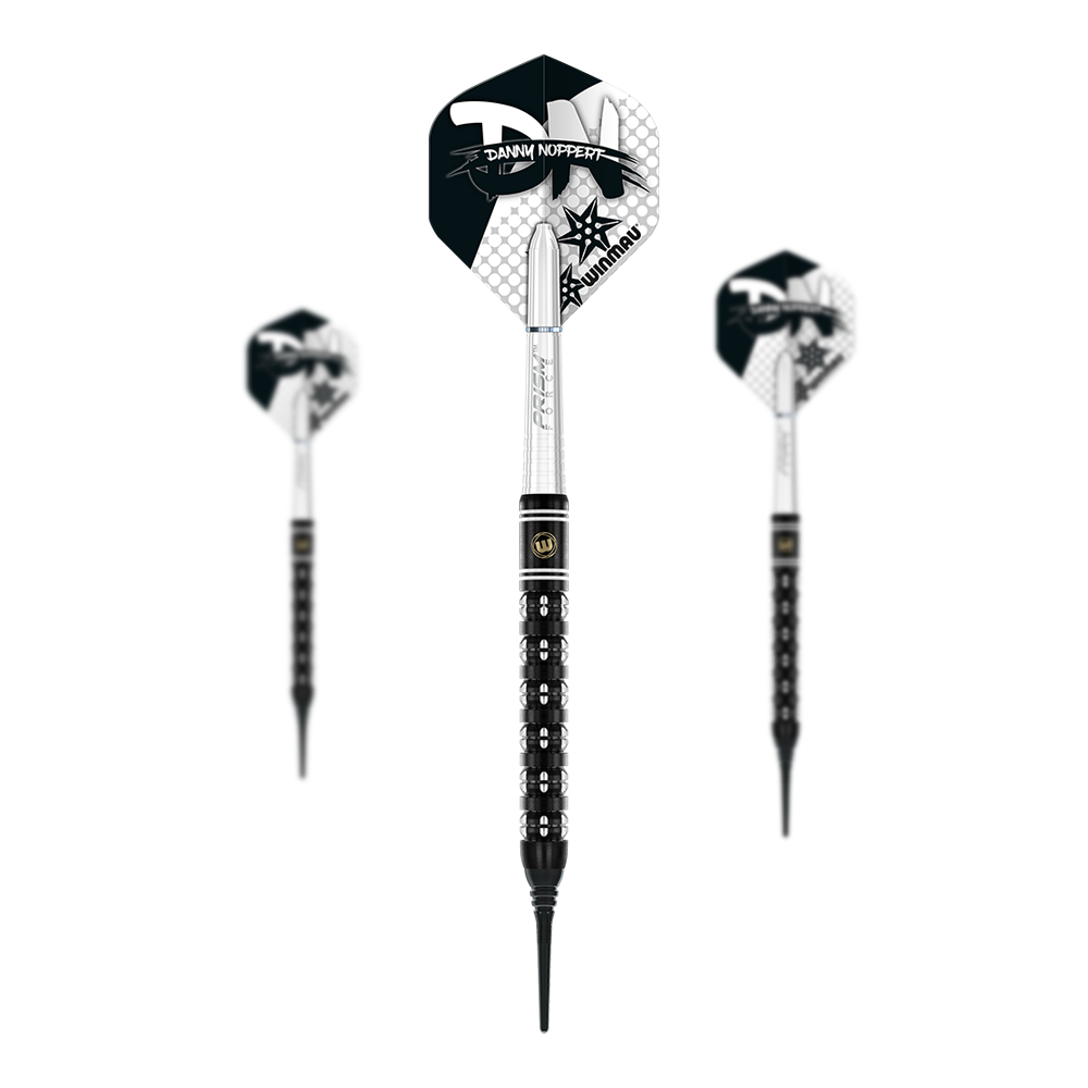 Dardos blandos Winmau Danny Noppert Freeze Edition - 20g Das Bild zeigt drei Winmau Danny Noppert Freeze Edition Softdarts mit einem Gewicht von 20g. Die Darts haben schwarze und silberne Details sowie speziell designte Flights.