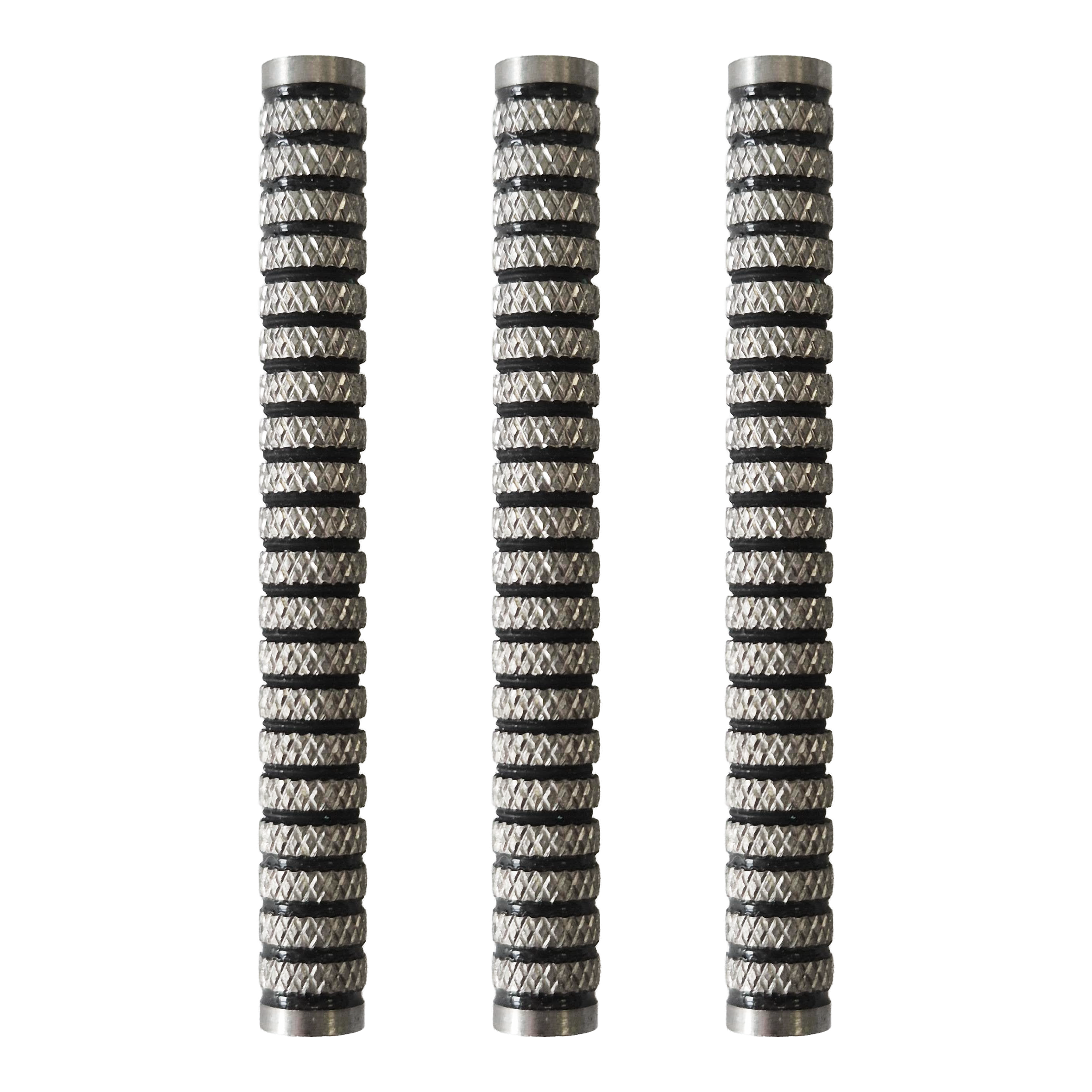 Das Bild zeigt die McDart Black Ring Knurled Softdart Barrels mit einem Gewicht von 18g. Die Barrels sind speziell für Softdarts und zeichnen sich durch eine gerändelte Oberfläche aus.