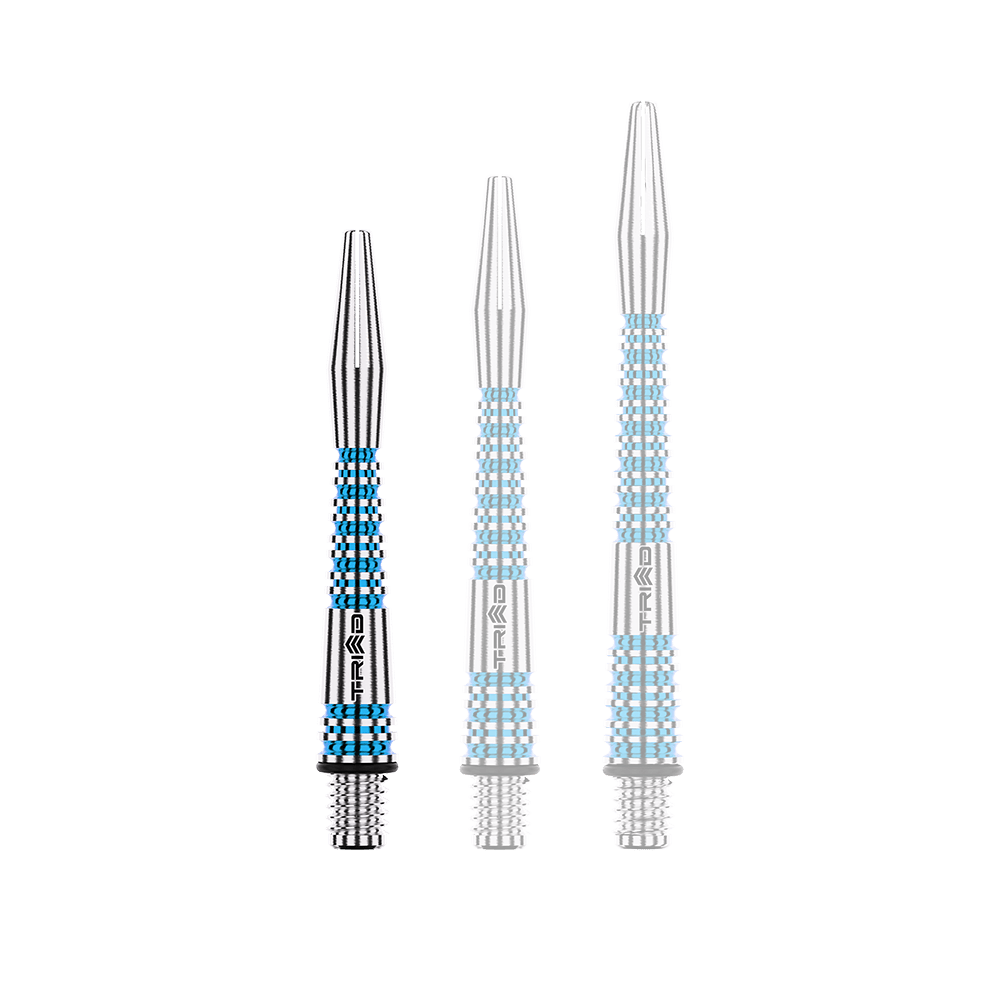 Winmau Triad RX Aluminium Shafts - Blau Das Bild zeigt drei blaue und silberne Aluminium-Dartschäfte in unterschiedlichen Längen. Sie haben ein geriffeltes Muster und das Wort "TRIAD" ist darauf zu lesen.