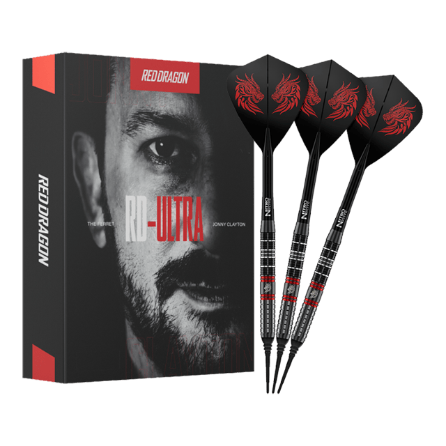 Dardos blandos Red Dragon Jonny Clayton RD-ULTRA - 18 g Zu sehen sind die Red Dragon Jonny Clayton RD-ULTRA Softdarts - 18g in voller Ansicht. Die Darts haben eine silberne Barrel, schwarze Details und leuchtende Flights.