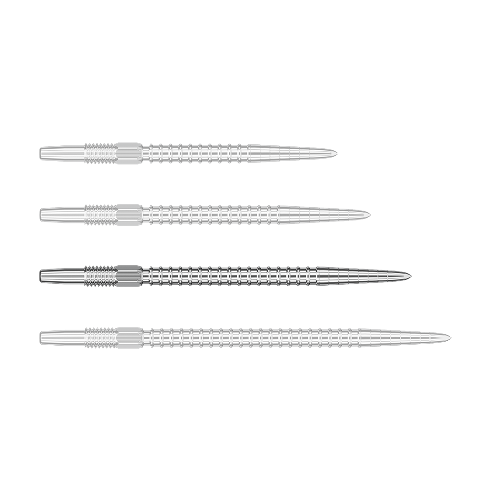 Auf dem Bild sind vier silberne Dartspitzen zu sehen, die horizontal ausgerichtet sind. Sie haben ein geriffeltes Muster und wirken hochwertig verarbeitet.