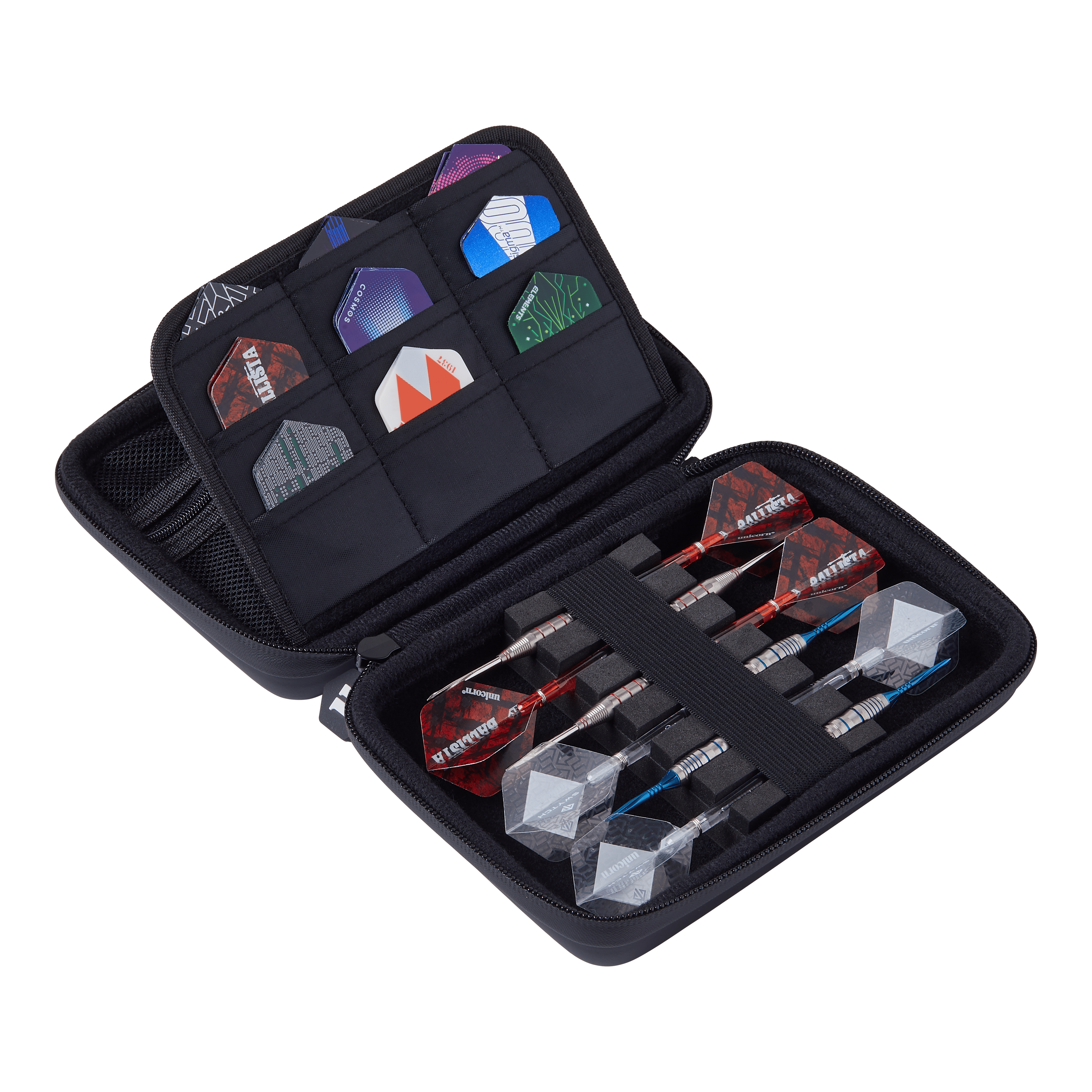 Estuche de dardos mediano Unicorn Ultra 3UP - Negro Das Bild zeigt ein geöffnetes Dartcase mit mehreren Dartpfeilen und Flights ordentlich einsortiert. Die Tasche ist schwarz und trägt den Namen "Unicorn Ultra 3UP Medium Dartcase".