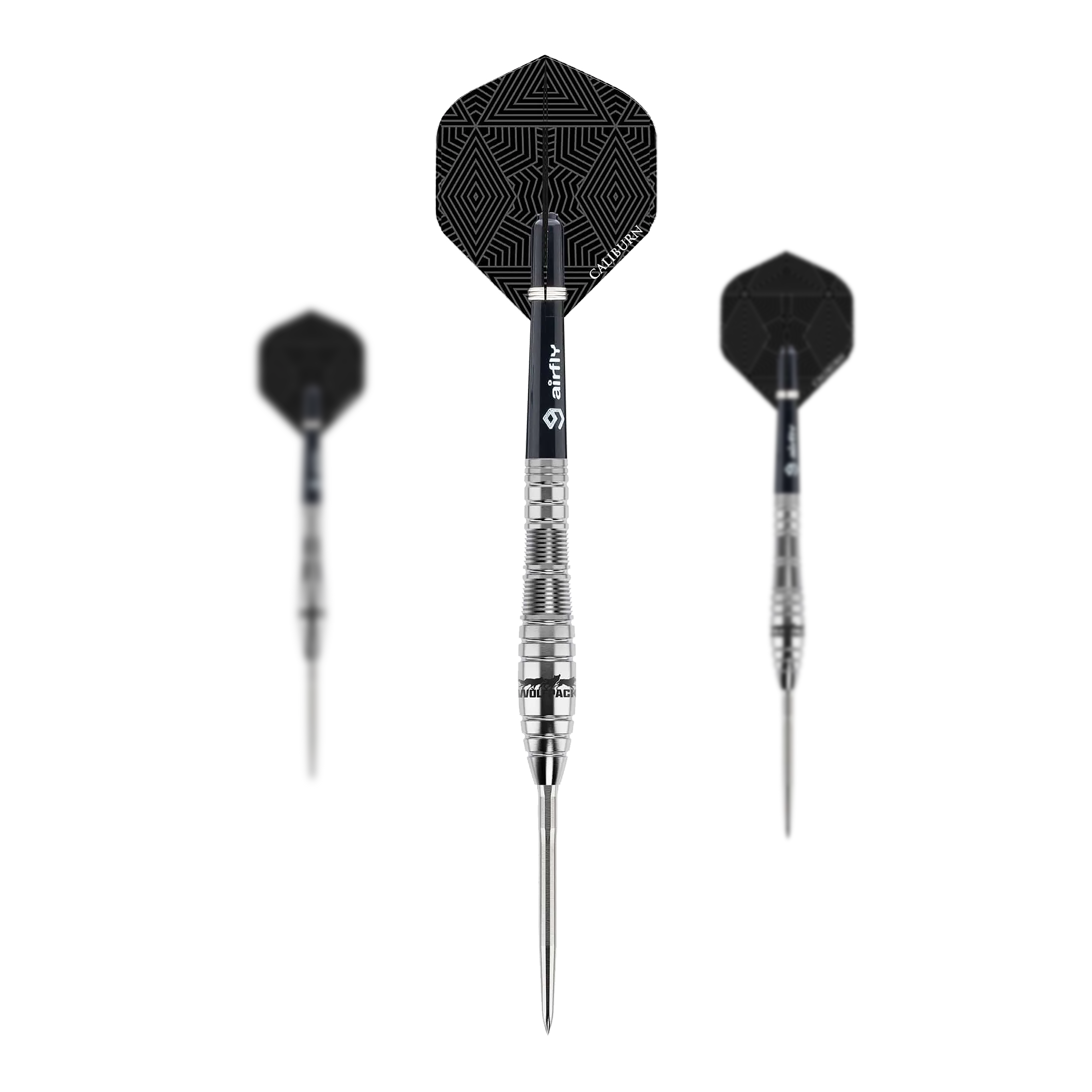 Dardos de acero Caliburn Wolfpack W2 - 22 g Das Bild zeigt drei Steeldarts des Produkts "Caliburn Wolfpack W2 Steeldarts - 22g". Die Darts haben silberne Spitzen und schwarze Flights mit geometrischem Muster.