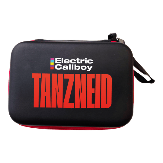 Estuche para dardos Electric Callboy Dance Envy Abgebildet ist das Electric Callboy Tanzneid Dartcase. Das Case bietet Platz für mehrere Dartpfeile und Zubehör.