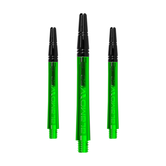 Varillas Harrows Alamo VS2 - Verde Auf dem Bild sind drei grüne Dartschäfte mit schwarzem oberen Teil zu sehen. Sie sind gleich groß und haben auf der Seite die Aufschrift "ALAMO VS2".