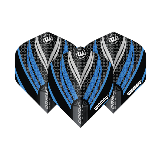 Das Bild zeigt drei Dart-Flights des Modells "Winmau Prism Delta" in Schwarz, Weiß und Blau. Die Flights haben ein modernes, gemustertes Design mit den Markenaufschriften "Winmau" und "Prism Delta".