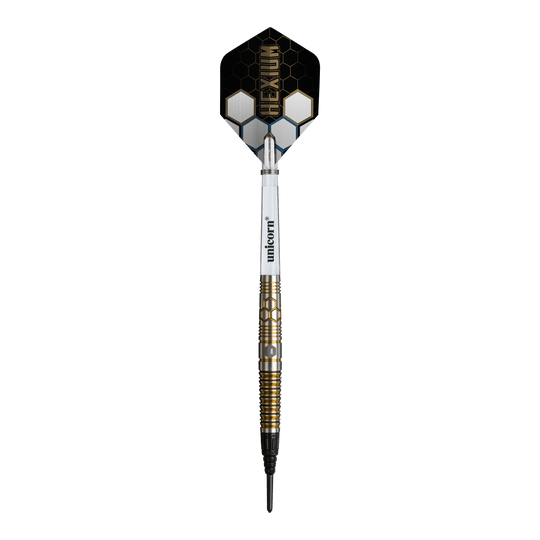 Das Bild zeigt die Unicorn Hexium Style 03 Gold & Black Softdarts mit 23g Gewicht. Die Darts sind in den Farben Gold und Schwarz gestaltet.