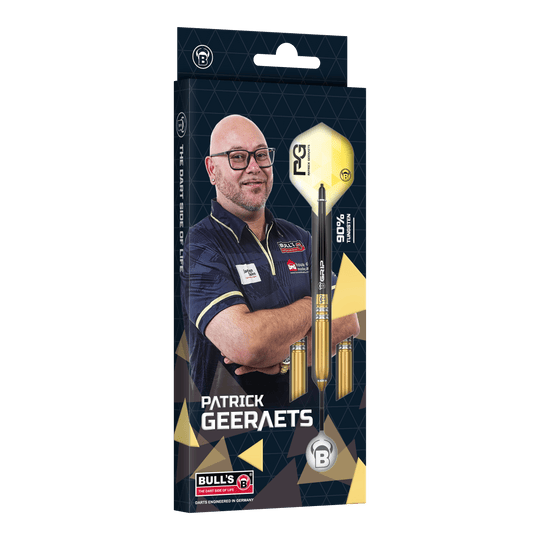 Auf dem Bild ist die Verpackung der "Bulls Patrick Geeraets Steeldarts - 23g" zu sehen. Auf der Vorderseite ist ein Foto von Patrick Geeraets sowie ein abgebildarter Dartpfeil.