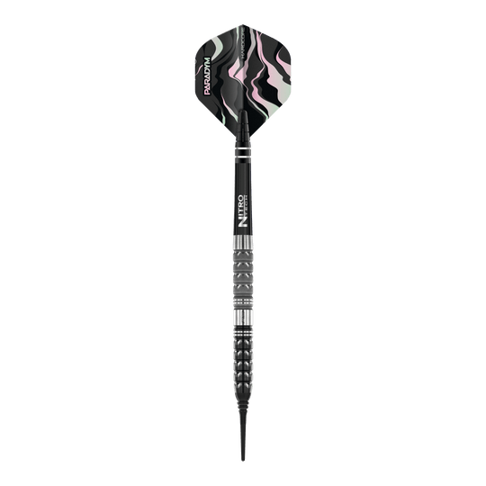 Dardos blandos cónicos Red Dragon Paradym - 20 g Das Bild zeigt einen Red Dragon Paradym Tapered Softdart mit 20g Gewicht. Der Dart hat ein modernes, schwarzes Design mit Details in Silber und einem gemusterten Flight.