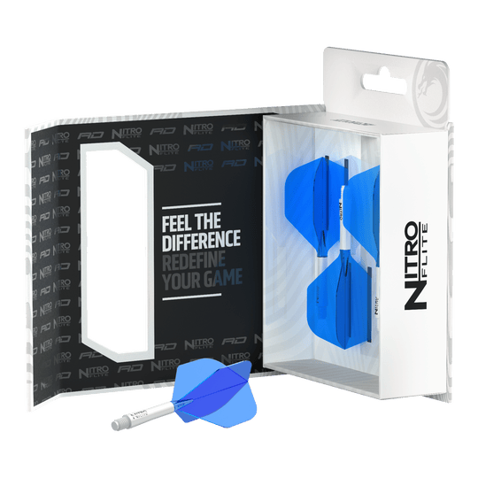 Red Dragon Nitroflite - Eje blanco, vuelos azules nº 2 Das Bild zeigt die Verpackung des Produkts "Red Dragon Nitroflite - White Shaft Blue No2 Flights". In der Verpackung sind drei Darts mit weißen Schäften und blauen Flights zu sehen.