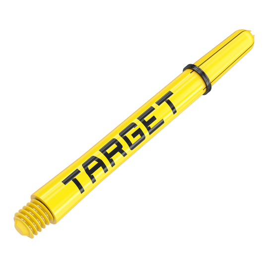 Varillas Target Pro Grip TAG - 3 juegos - Amarillas Das Bild zeigt einen gelben Dart-Schaft mit der Aufschrift "TARGET". Er hat ein Gewinde an einem Ende und einen schwarzen Ring in der Mitte.